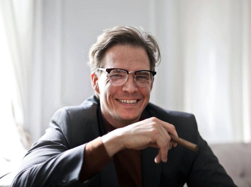 Dr. Douglas S. Steinbrech on the Modern Male Facelift: Why Men Are Redefining Aging Gracefully